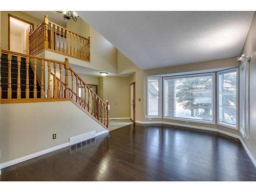 53 Shawnee Rise Sw, Calgary, AB - Indoor Photo Showing Other Room