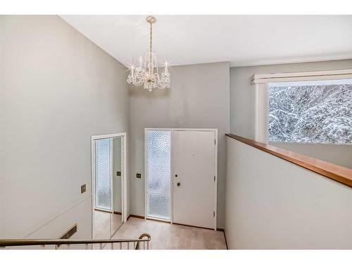 104 Brazeau Crescent Sw, Calgary, AB - Indoor Photo Showing Other Room