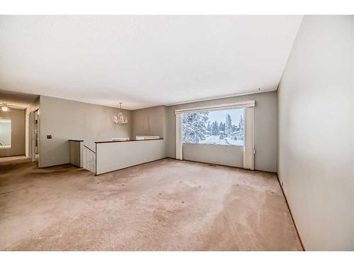 104 Brazeau Crescent Sw, Calgary, AB - Indoor Photo Showing Other Room