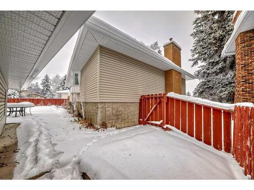 104 Brazeau Crescent Sw, Calgary, AB - Outdoor