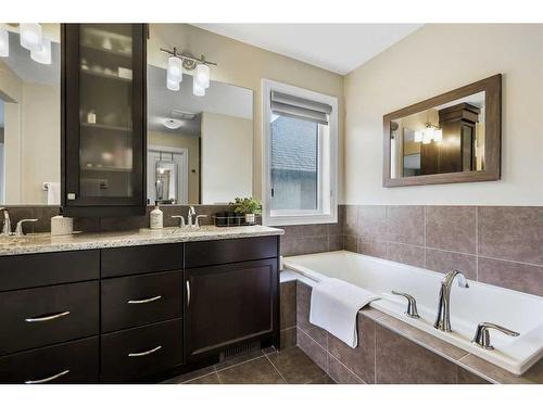 110 Ascot Crescent Sw, Calgary, AB - Indoor Photo Showing Bathroom