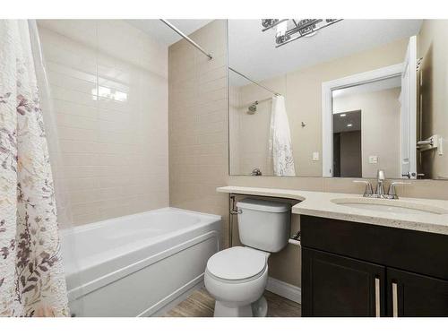 110 Ascot Crescent Sw, Calgary, AB - Indoor Photo Showing Bathroom