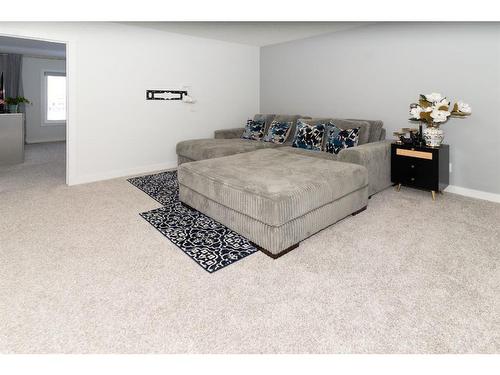 32 Cornerbrook Cove Ne, Calgary, AB - Indoor Photo Showing Bedroom