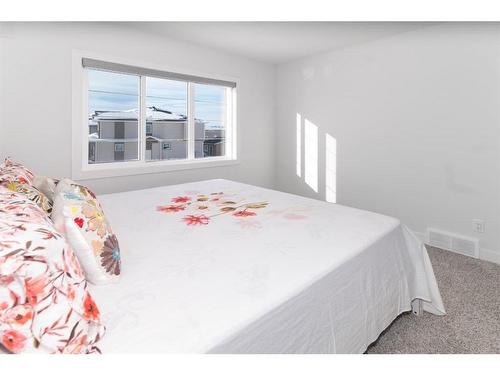 32 Cornerbrook Cove Ne, Calgary, AB - Indoor Photo Showing Bedroom