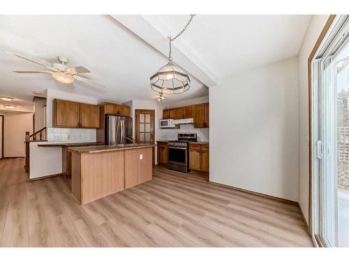 221 Mt Douglas Circle Se, Calgary, AB - Indoor Photo Showing Kitchen