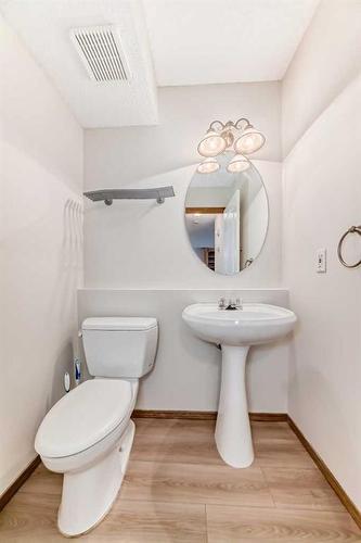 221 Mt Douglas Circle Se, Calgary, AB - Indoor Photo Showing Bathroom