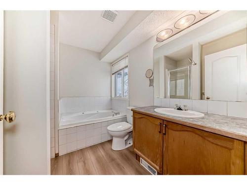 221 Mt Douglas Circle Se, Calgary, AB - Indoor Photo Showing Bathroom