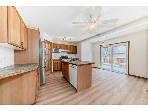 221 Mt Douglas Circle Se, Calgary, AB - Indoor Photo Showing Kitchen