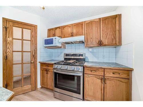 221 Mt Douglas Circle Se, Calgary, AB - Indoor Photo Showing Kitchen