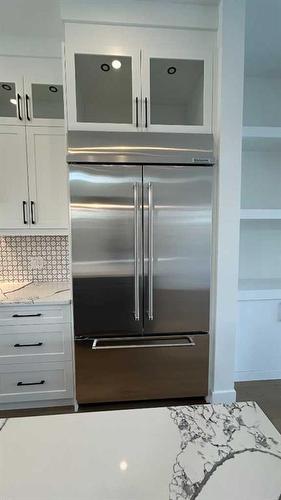 4626 20 Avenue Nw, Calgary, AB - Indoor Photo Showing Kitchen