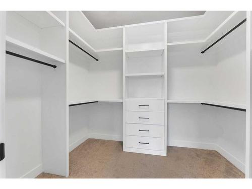 4626 20 Avenue Nw, Calgary, AB - Indoor With Storage