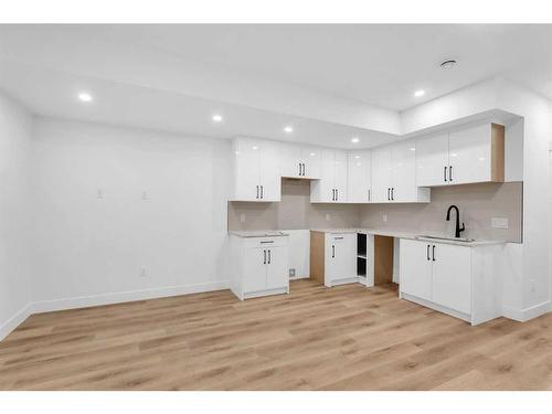 4626 20 Avenue Nw, Calgary, AB - Indoor Photo Showing Kitchen