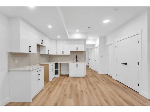 4626 20 Avenue Nw, Calgary, AB - Indoor Photo Showing Kitchen