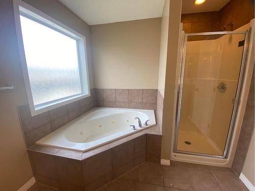 376 Silverado Drive Sw, Calgary, AB - Indoor Photo Showing Bathroom