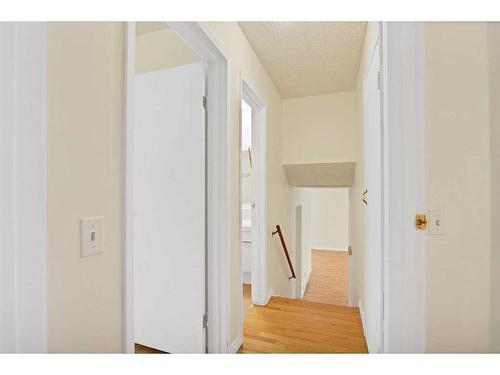 11216 Braniff Road Sw, Calgary, AB - Indoor Photo Showing Other Room