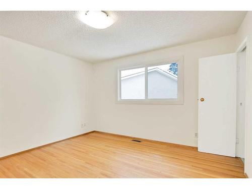 11216 Braniff Road Sw, Calgary, AB - Indoor Photo Showing Other Room