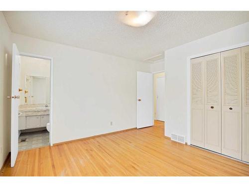 11216 Braniff Road Sw, Calgary, AB - Indoor Photo Showing Other Room