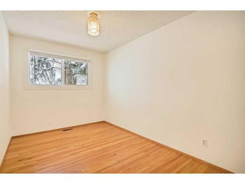 11216 Braniff Road Sw, Calgary, AB - Indoor Photo Showing Other Room