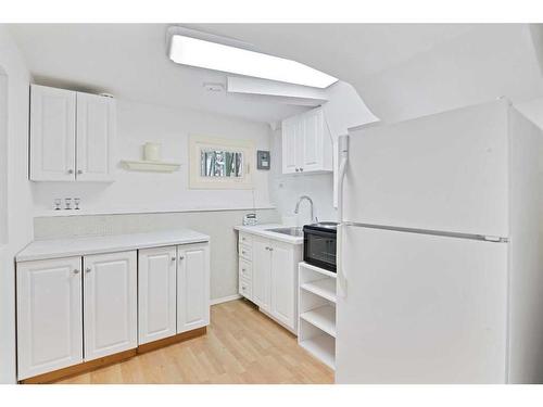 11216 Braniff Road Sw, Calgary, AB - Indoor Photo Showing Other Room