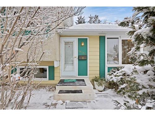 11216 Braniff Road Sw, Calgary, AB - Outdoor