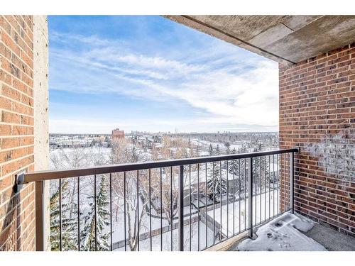 908-4944 Dalton Drive Nw, Calgary, AB - Outdoor With Balcony With Exterior