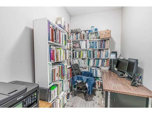 183 Redstone Grove Ne, Calgary, AB - Indoor Photo Showing Office