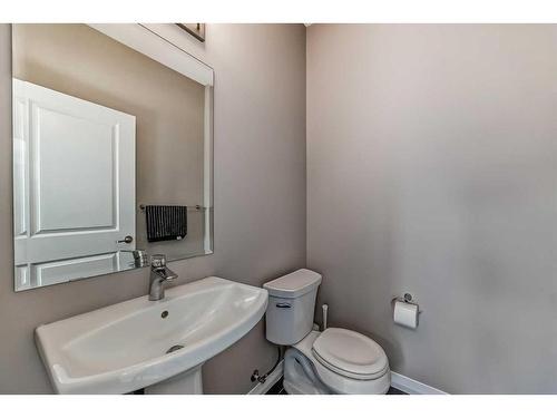 183 Redstone Grove Ne, Calgary, AB - Indoor Photo Showing Bathroom