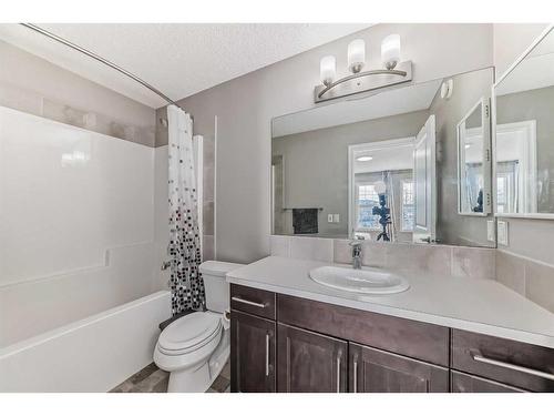 183 Redstone Grove Ne, Calgary, AB - Indoor Photo Showing Bathroom