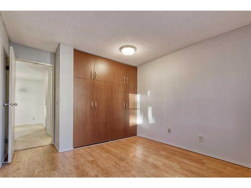 2513-2513 Edenwold Heights Nw, Calgary, AB - Indoor Photo Showing Other Room