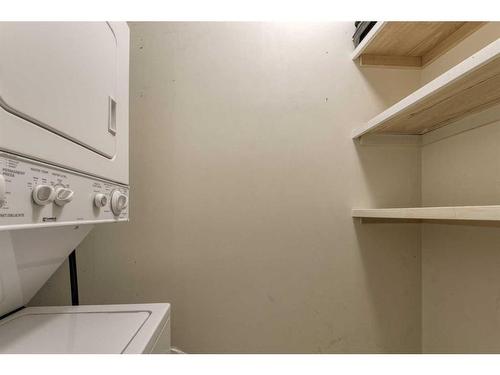 2513-2513 Edenwold Heights Nw, Calgary, AB - Indoor Photo Showing Laundry Room