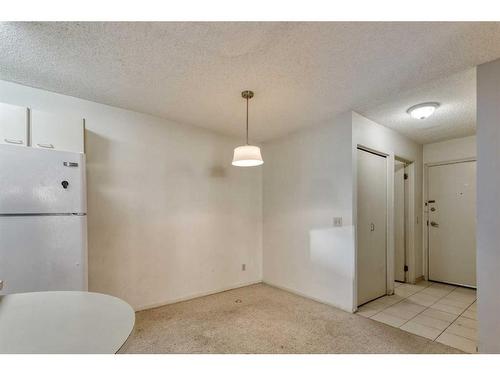 2513-2513 Edenwold Heights Nw, Calgary, AB - Indoor