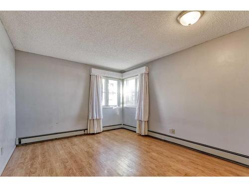 2513-2513 Edenwold Heights Nw, Calgary, AB - Indoor Photo Showing Other Room