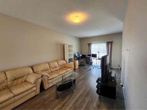 952 Nolan Hill Boulevard Nw, Calgary, AB - Indoor Photo Showing Living Room