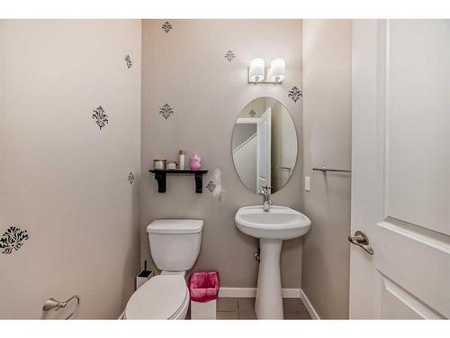 2034 New Brighton Park Se, Calgary, AB - Indoor Photo Showing Bathroom