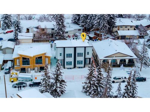 4814 70 Street Nw, Calgary, AB - Outdoor With Facade