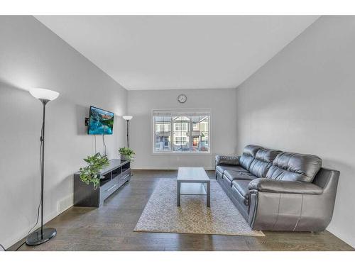 103 Evansridge Court Nw, Calgary, AB - Indoor Photo Showing Living Room