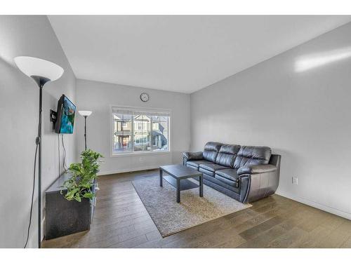 103 Evansridge Court Nw, Calgary, AB - Indoor Photo Showing Living Room