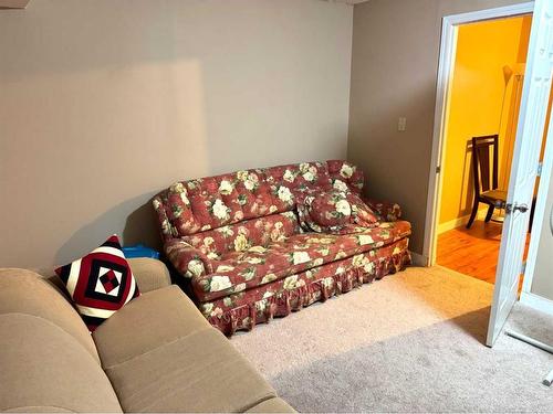 234 Saddlebrook Way Ne, Calgary, AB - Indoor Photo Showing Bedroom