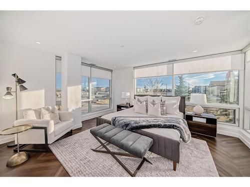 114-8445 Broadcast Avenue Sw, Calgary, AB - Indoor Photo Showing Bedroom