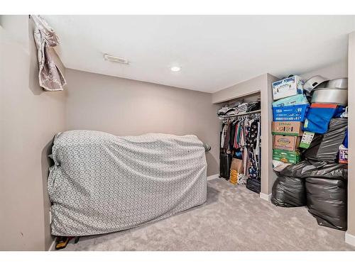 5555 5 Avenue Se, Calgary, AB - Indoor Photo Showing Bedroom