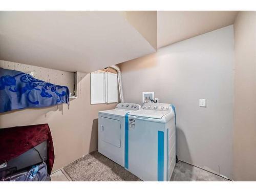 5555 5 Avenue Se, Calgary, AB - Indoor Photo Showing Laundry Room