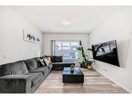 144 Lucas Street Nw, Calgary, AB - Indoor Photo Showing Living Room