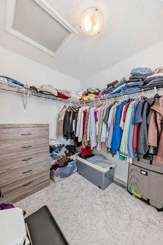 144 Lucas Street Nw, Calgary, AB - Indoor With Storage