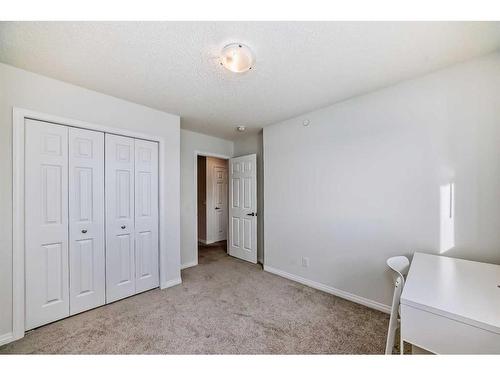 144 Lucas Street Nw, Calgary, AB - Indoor