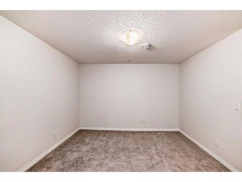 144 Lucas Street Nw, Calgary, AB - Indoor Photo Showing Other Room