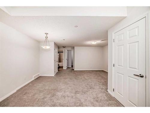 144 Lucas Street Nw, Calgary, AB - Indoor Photo Showing Other Room