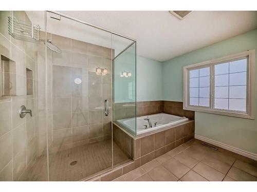 183 Hillcrest Circle Sw, Airdrie, AB - Indoor Photo Showing Bathroom