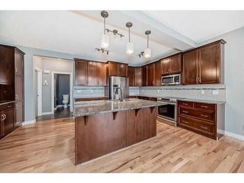 183 Hillcrest Circle Sw, Airdrie, AB - Indoor Photo Showing Kitchen