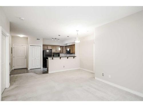 453-26 Val Gardena View Sw, Calgary, AB - Indoor