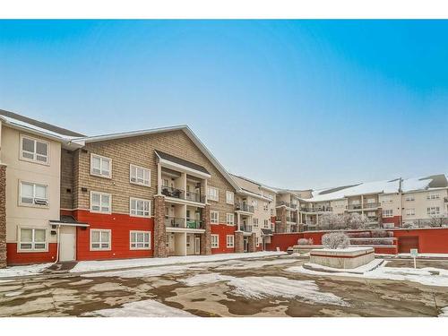 453-26 Val Gardena View Sw, Calgary, AB - Outdoor